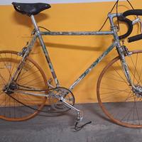 bici da corsa con campagnolo corsa 