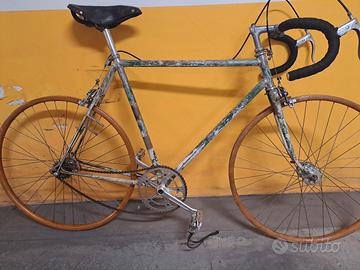 bici da corsa con campagnolo corsa 