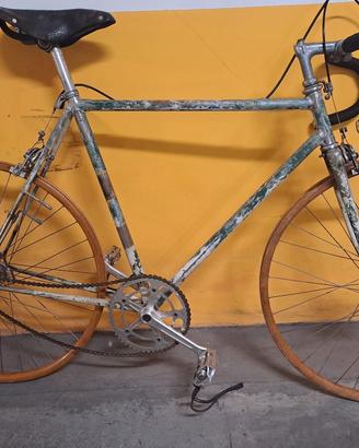 bici da corsa con campagnolo corsa 