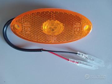 Fanalino Ingombro Arancione Tipo Ovale al LED