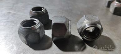 bulloni per ruote metallo ford