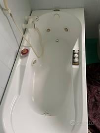 Vasca con idromassaggio Jacuzzi
