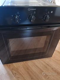 Forno ventilato della Indesit