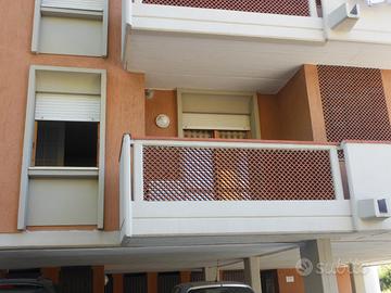 Bilocale 1^piano ammobiliato - Luni Mare