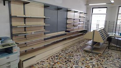 Arredamento per negozio
