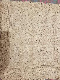 Coperta matrimoniale all'uncinetto