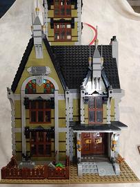 lego set  10273 La casa stregata
