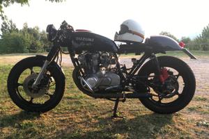 Suzuki gs 550 cafe racer