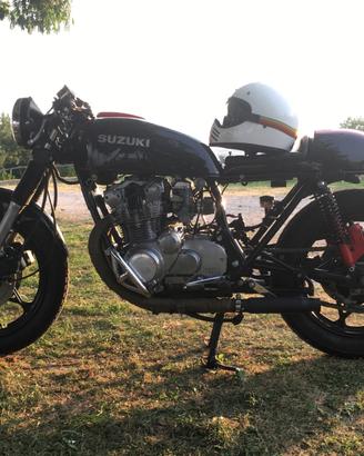 Suzuki gs 550 cafe racer