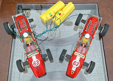 2 auto vintage radiocomandate repliche Ferrari F1