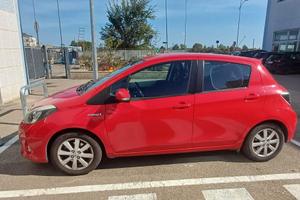 toyota yaris hybrid 2013 200000km