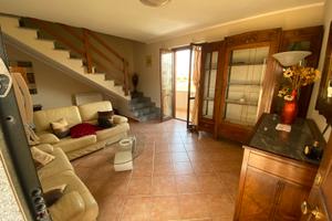 Appartamento 4 vani semi indipendente su 2 piani