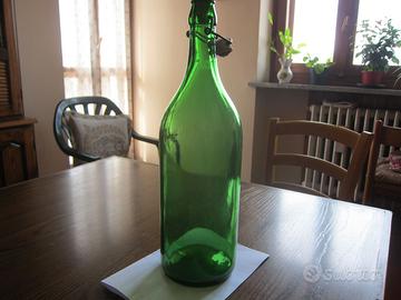 N. 20 Bottiglioni in vetro verde