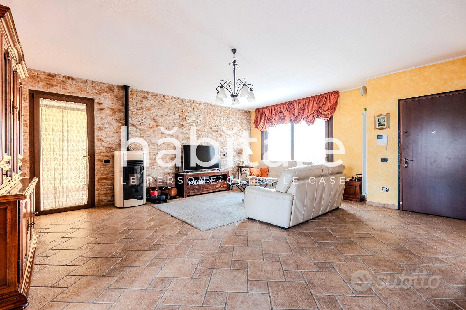 Rifinita Villa con giardino e seminterrato - Vista 4