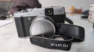FUJIFILM X20