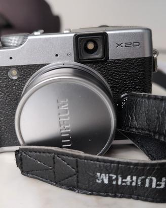 FUJIFILM X20