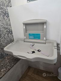 Fasciatoio a muro Modundry pieghevole per bagni