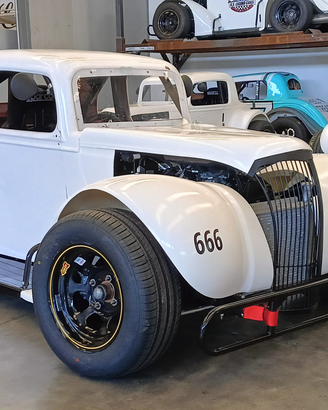 Legend car