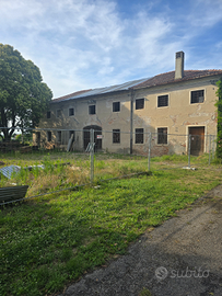 Rustico.Palazzo con terreno