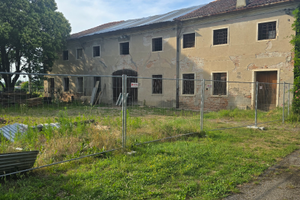 Rustico.Palazzo con terreno