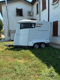 Trailer per due cavalli