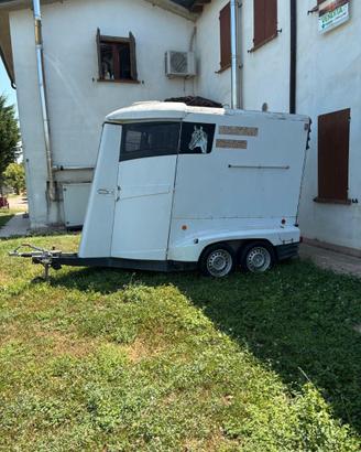 Trailer per due cavalli