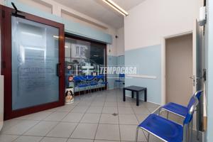 NEGOZIO - POSSIBILITÀ CAMBIO USO DESTINAZIONE IN R