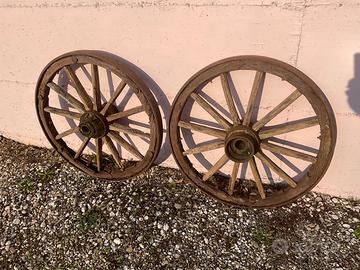 Coppia 2 ruote carro antiche diametro 85 cm.