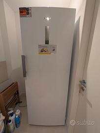 Whirlpool Congelatore verticale NUOVO