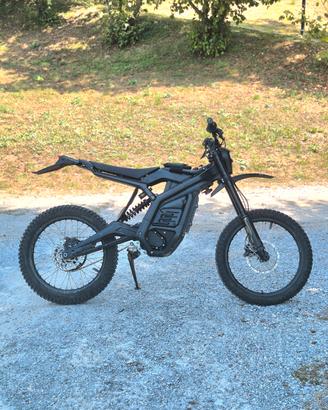 moto enduro elettrica SWM Binsen con migliorie