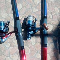 Tre set da tre canne da pesca con mulinello comple