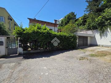 4 LOCALI A MUGGIA
