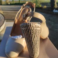 décolleté in vernice 