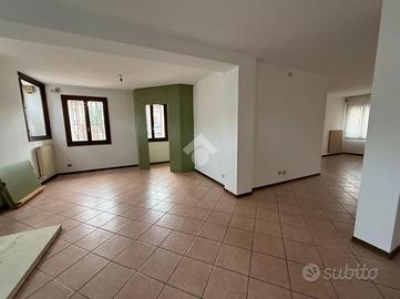 NEGOZIO A BASSANO DEL GRAPPA