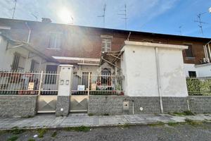 VILLA A SCHIERA A LEGNANO