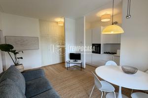 TRE LOCALI CON BALCONE