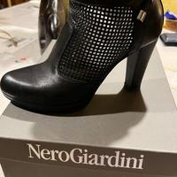 Stivaletti NeroGiardini n.36 neri con rete