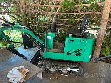 Escavatore 10 quintali