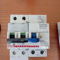 Interruttore magnetotermico bticino c32