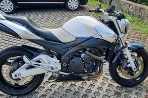 Suzuki Grs 600