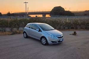 Opel Corsa 1.0 12V 3 porte trasporto bici