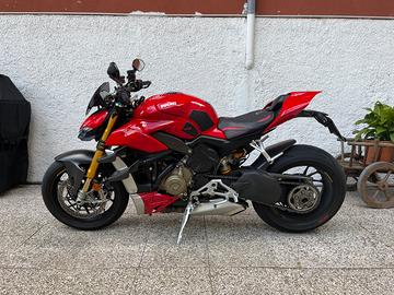 Ducati Streetfighter v4 s