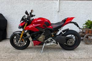 Ducati Streetfighter v4 s