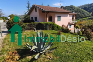 Villa di 296 m² con più di 5 locali e box auto dop