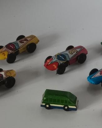 7 mini giocattoli in latta 