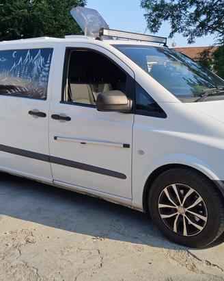 Furgone van camperizzato