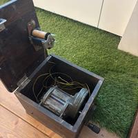 generatore manuale/ dinamo vintage con manovella