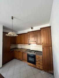 Cucina rustica in legno massello