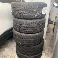 PNEUMATICI INVERNALI BARUM MISURA 235 40 R19 VXL