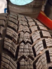 Gomme 215/55/R17